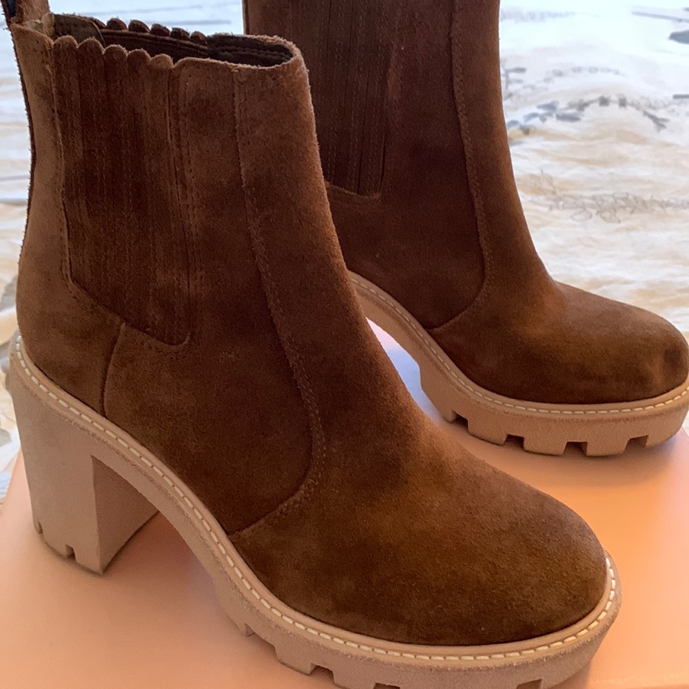 Velvet boots 🥾